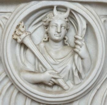 Griechische Mondgöttin Diana Griechische Mondgöttin Diana Wahrheiten jetzt! Bildnachweis Mondanbetung